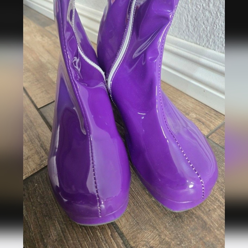 Boots - Picture 5 of 8